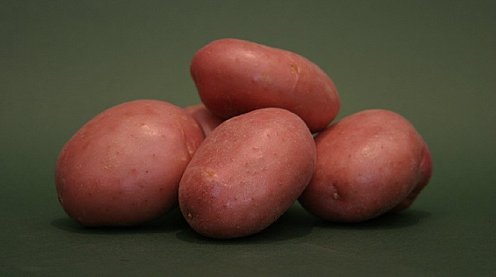 Papas de piel colorada
